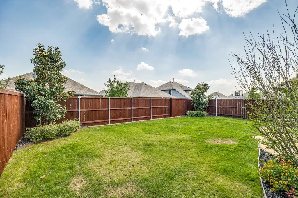 1412 Eclipse Road Aubrey TX 76227