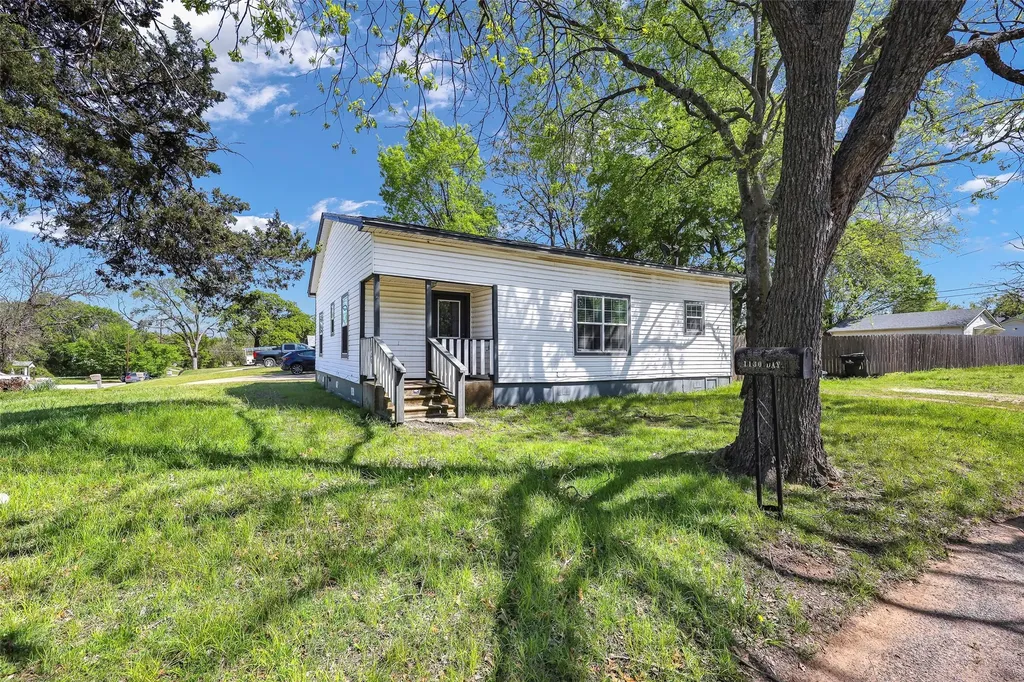 1130 W Day Street Denison TX 75020