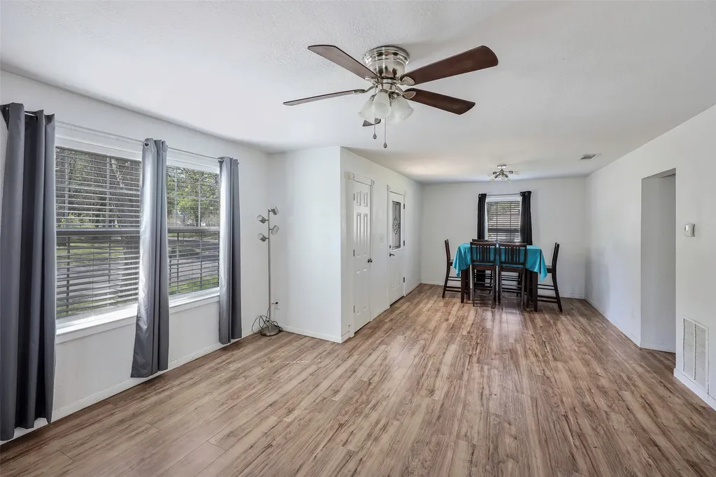 1130 W Day Street Denison TX 75020