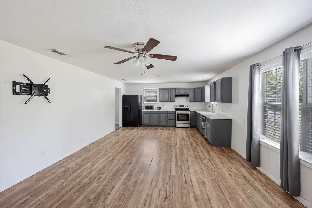 1130 W Day Street Denison TX 75020