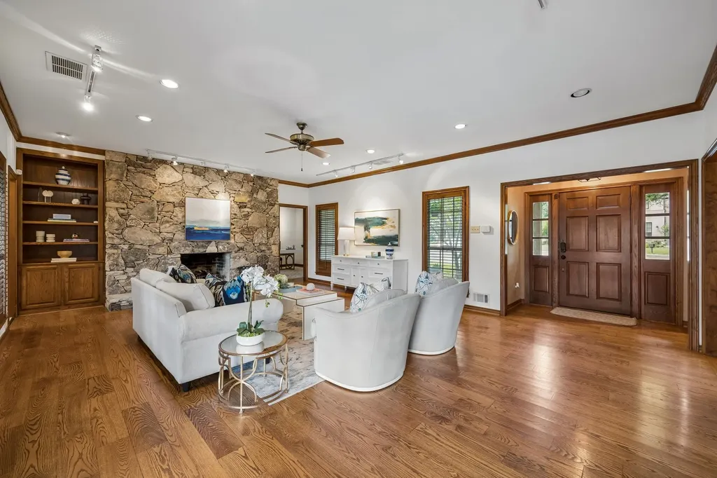 9624 Greensprint Drive Dallas TX 75238