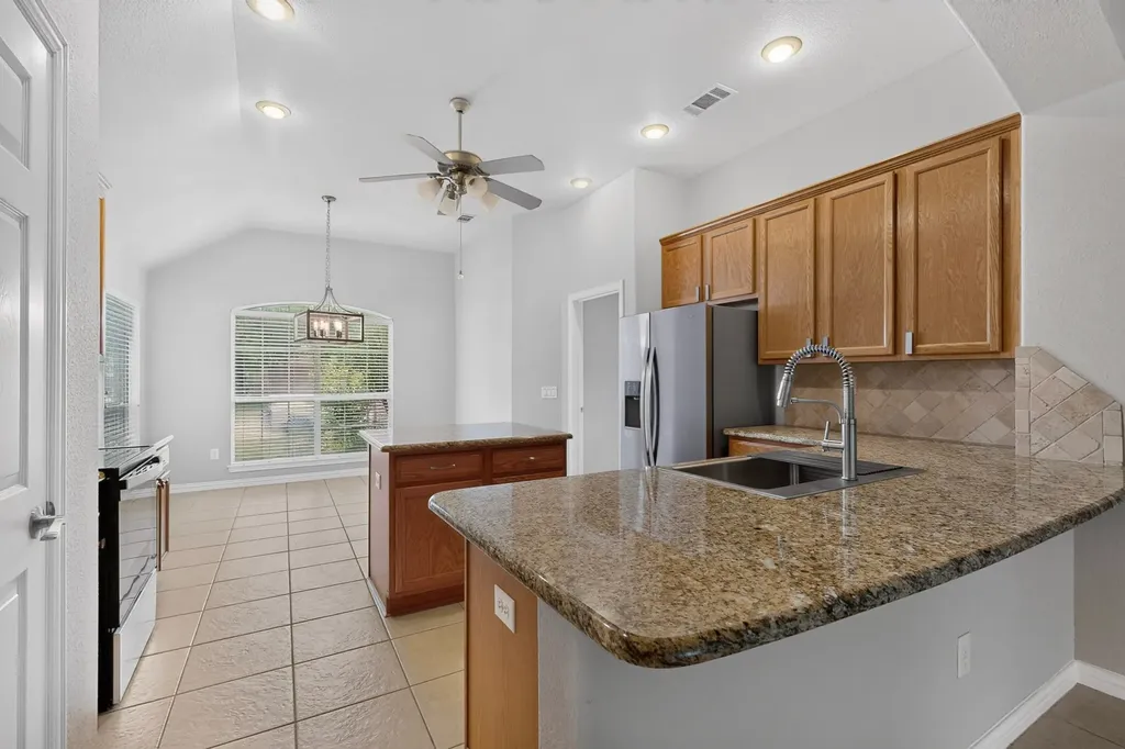 9704 Grandview Drive Denton TX 76207