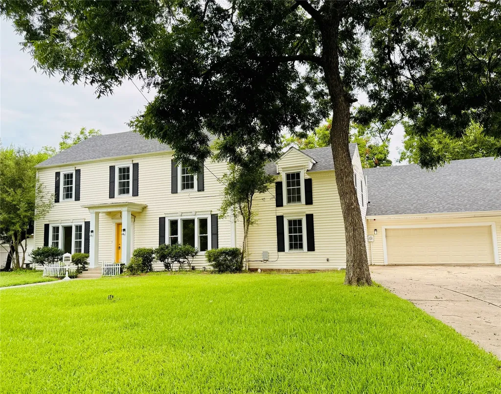 2025 Walworth Street Greenville TX 75401