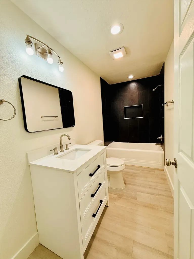 2025 Walworth Street Greenville TX 75401