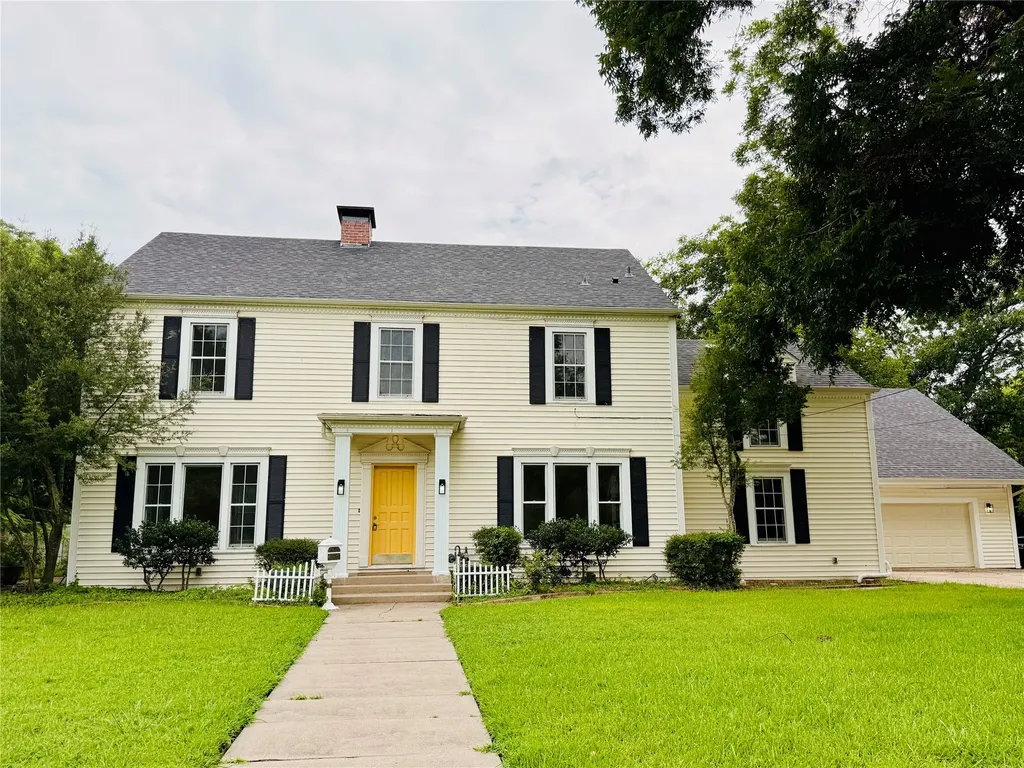 2025 Walworth Street Greenville TX 75401