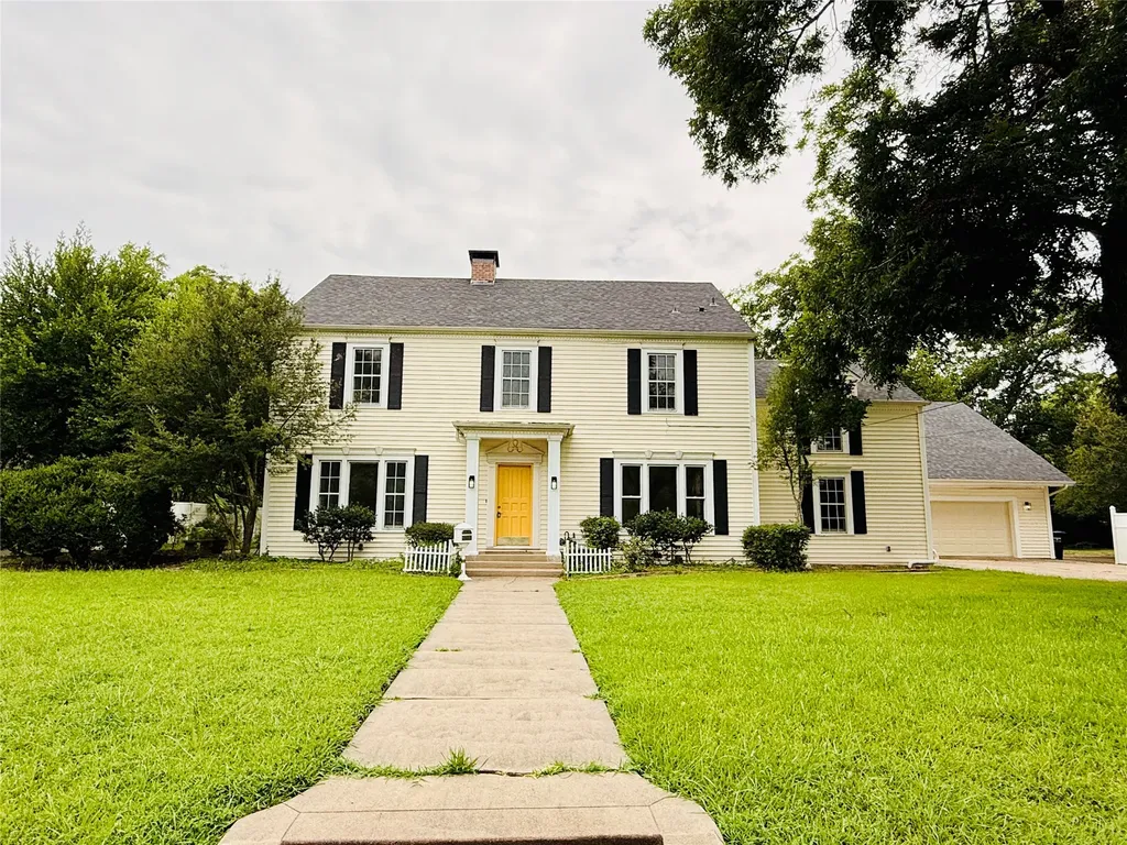 2025 Walworth Street Greenville TX 75401