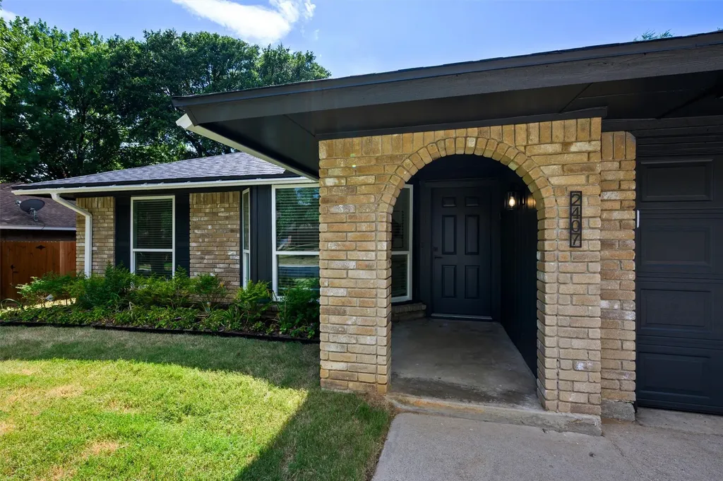 2407 Cranberry Lane Euless TX 76039