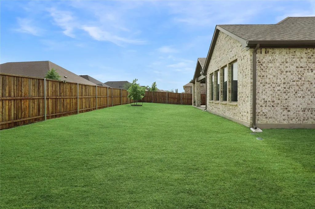 919 Edgehurst Drive Princeton TX 75071