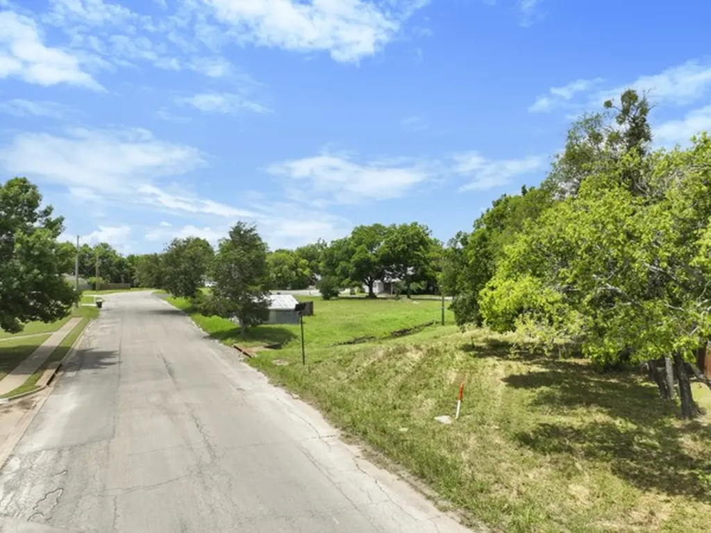 602 Trinity Street Cleburne TX 76031