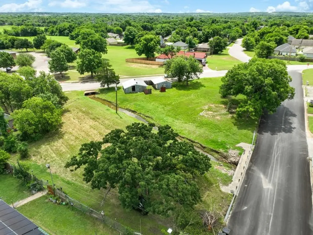 602 Trinity Street Cleburne TX 76031