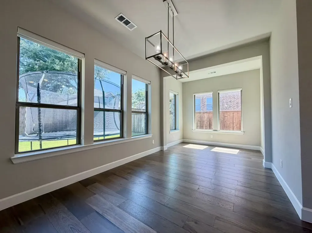 2912 Deerhurst Drive Highland Village TX 75077