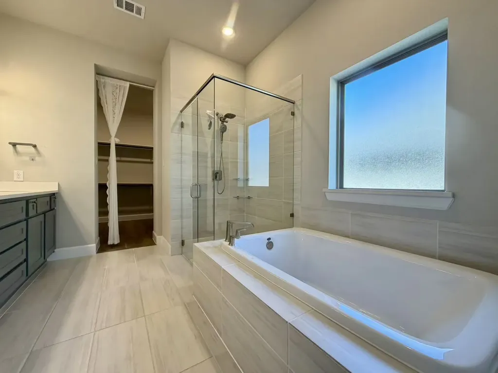 2912 Deerhurst Drive Highland Village TX 75077