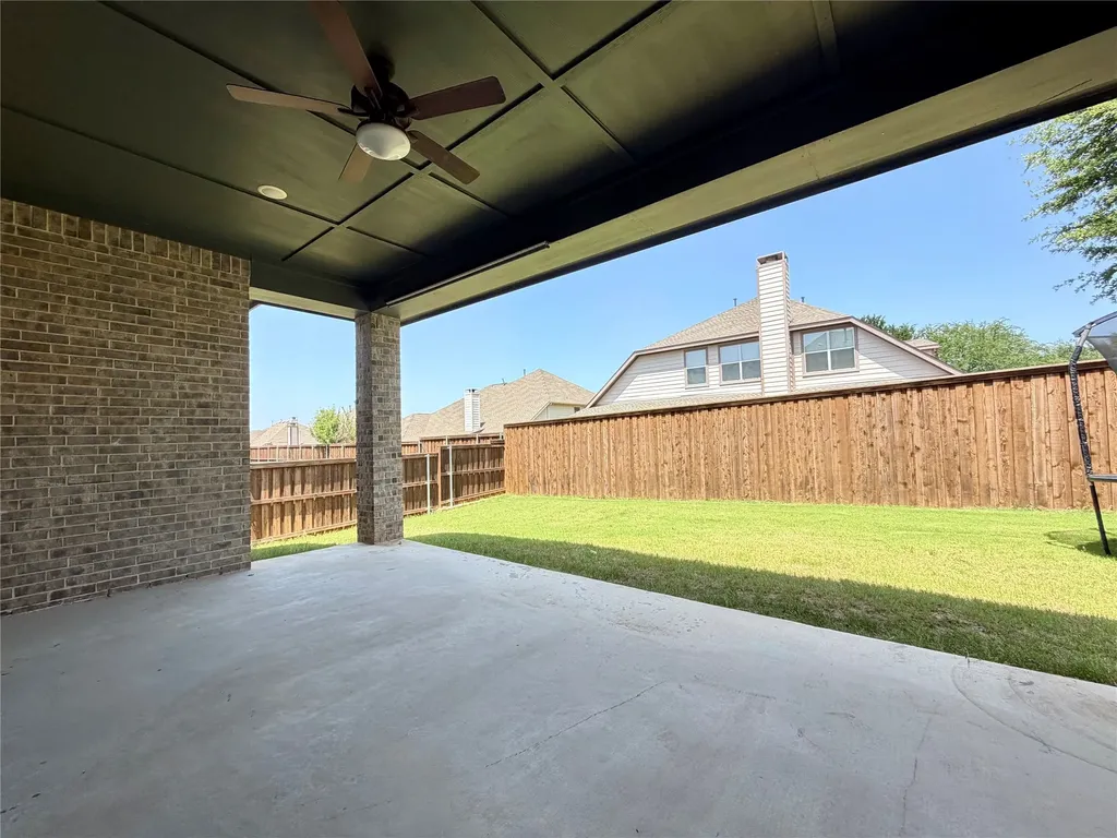 2912 Deerhurst Drive Highland Village TX 75077