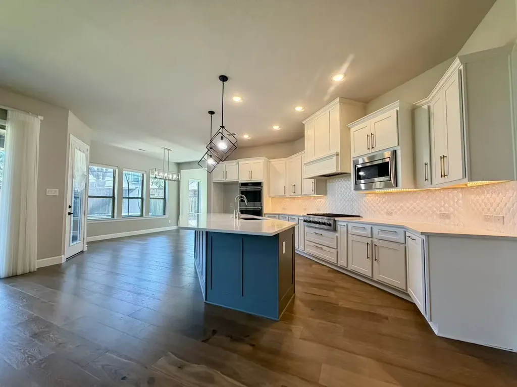 2912 Deerhurst Drive Highland Village TX 75077