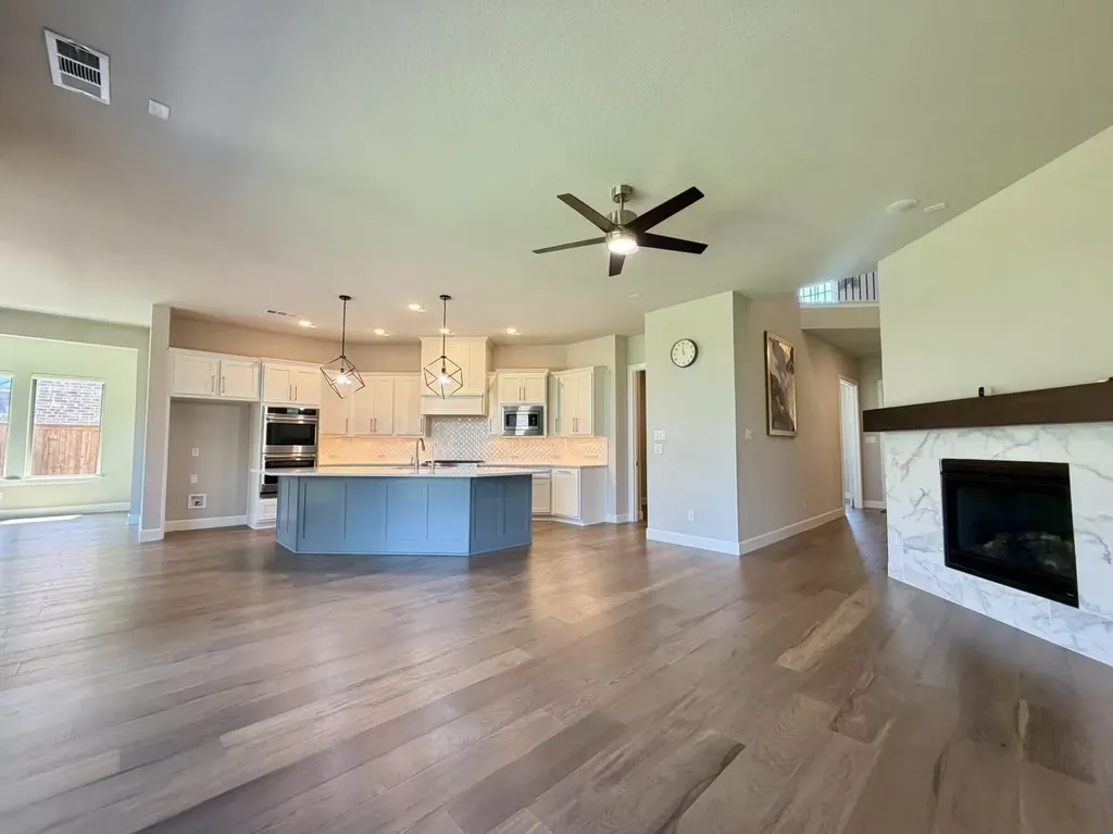 2912 Deerhurst Drive Highland Village TX 75077