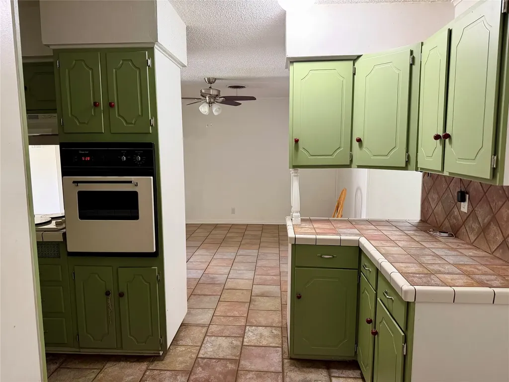 2411 Woodlawn Drive Ennis TX 75119