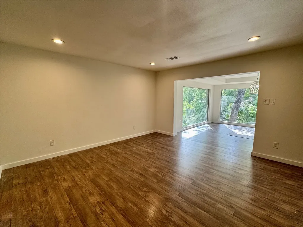 211 Mill Creek Drive Arlington TX 76010