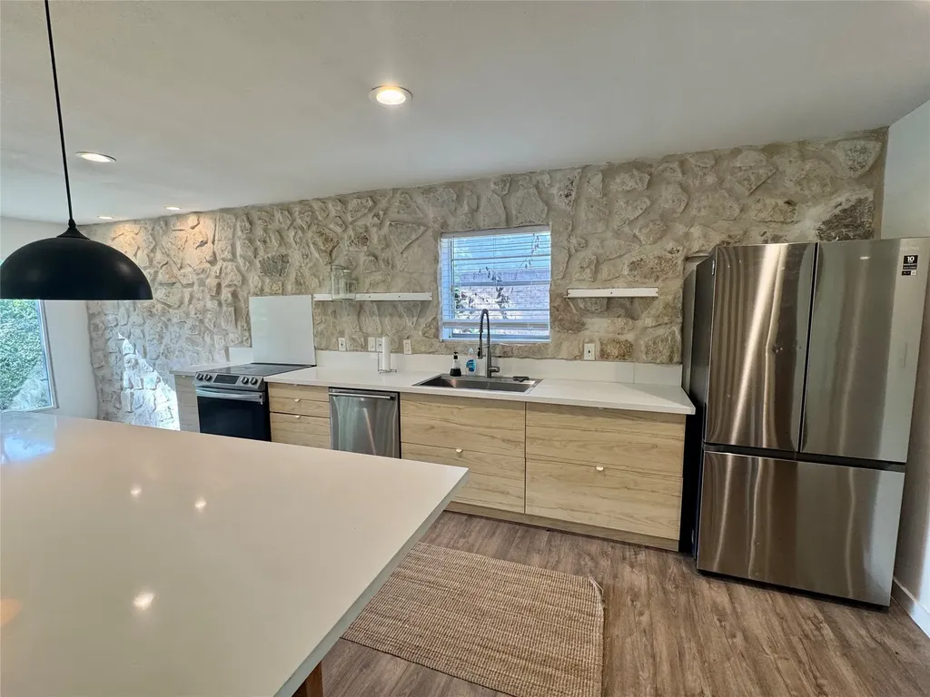 211 Mill Creek Drive Arlington TX 76010