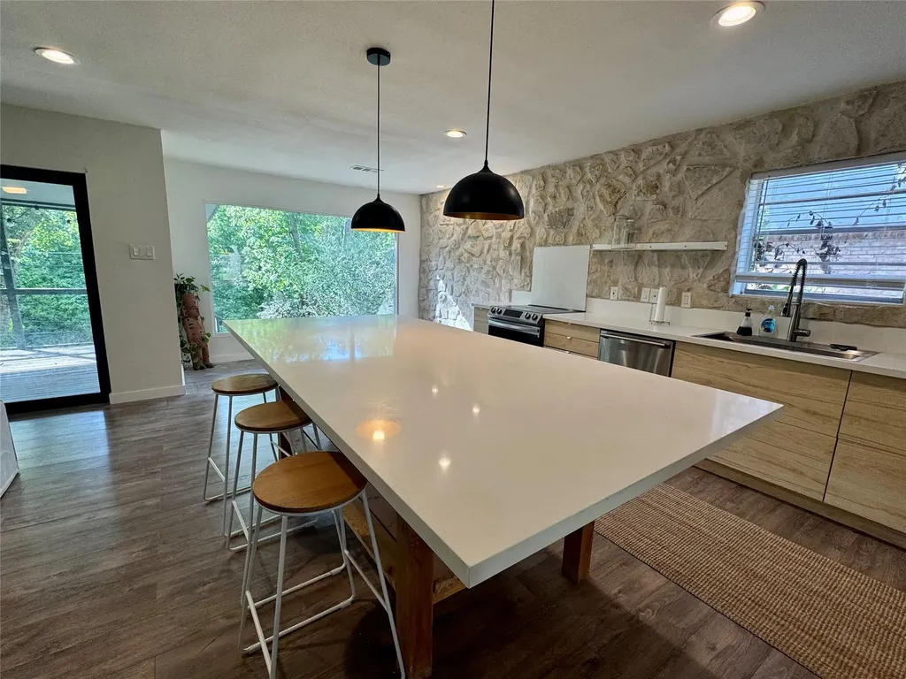 211 Mill Creek Drive Arlington TX 76010