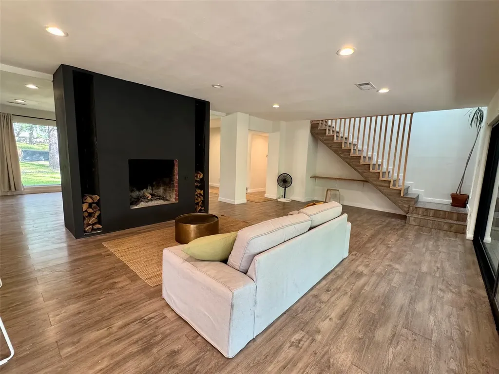 211 Mill Creek Drive Arlington TX 76010