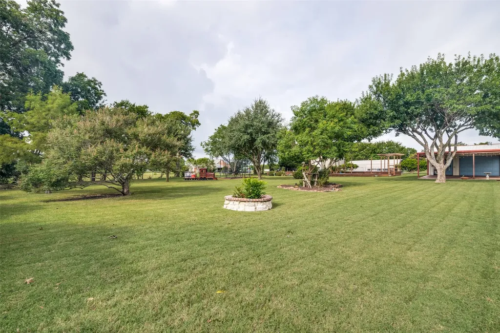 6630 Meadow Ridge Circle Nevada TX 75173