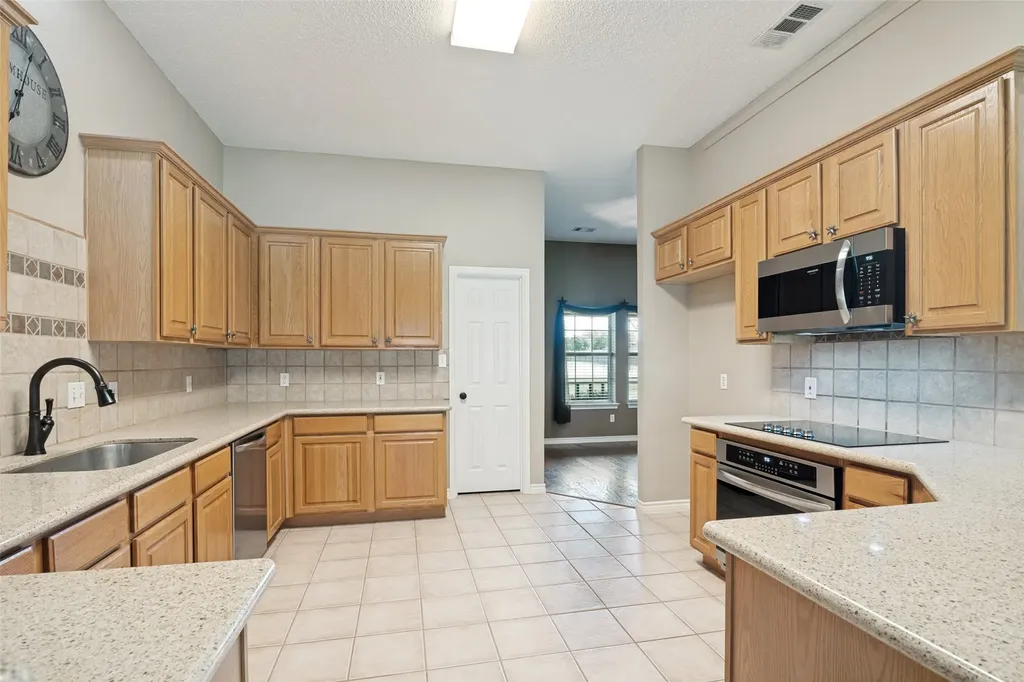 6630 Meadow Ridge Circle Nevada TX 75173