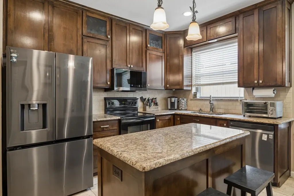 8824 Pedernales Trail Fort Worth TX 76118