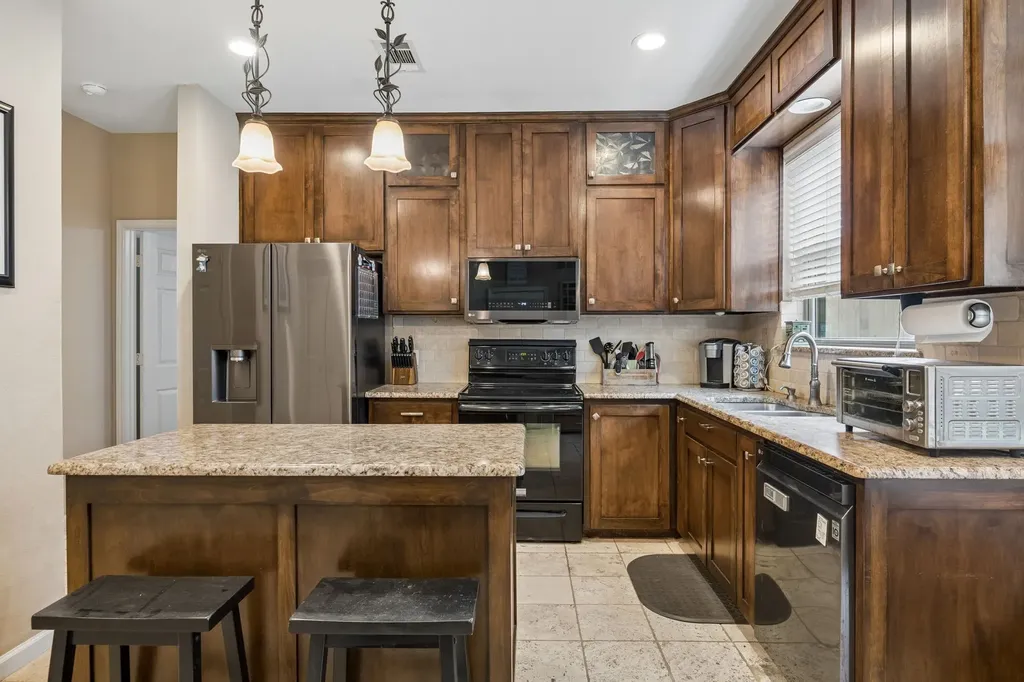 8824 Pedernales Trail Fort Worth TX 76118