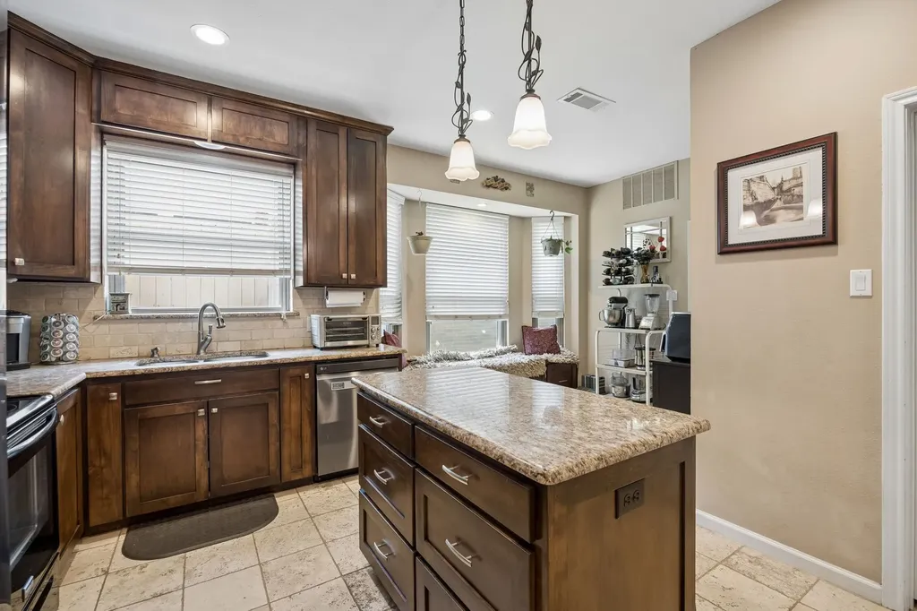 8824 Pedernales Trail Fort Worth TX 76118