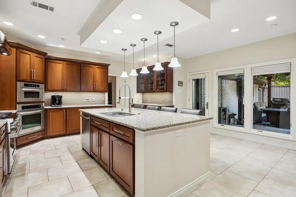 7135 Debbe Drive Dallas TX 75252
