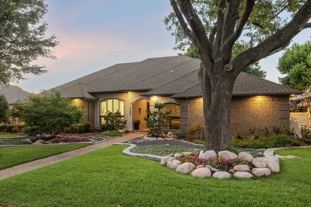7135 Debbe Drive Dallas TX 75252