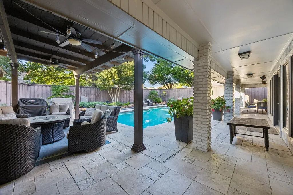 7135 Debbe Drive Dallas TX 75252