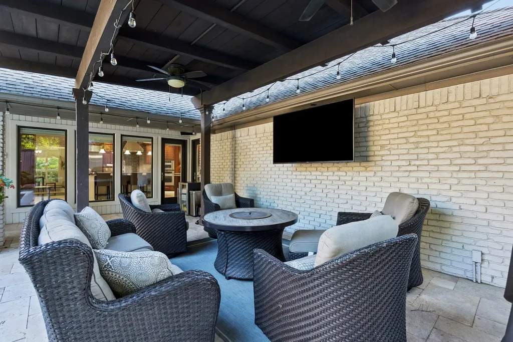 7135 Debbe Drive Dallas TX 75252