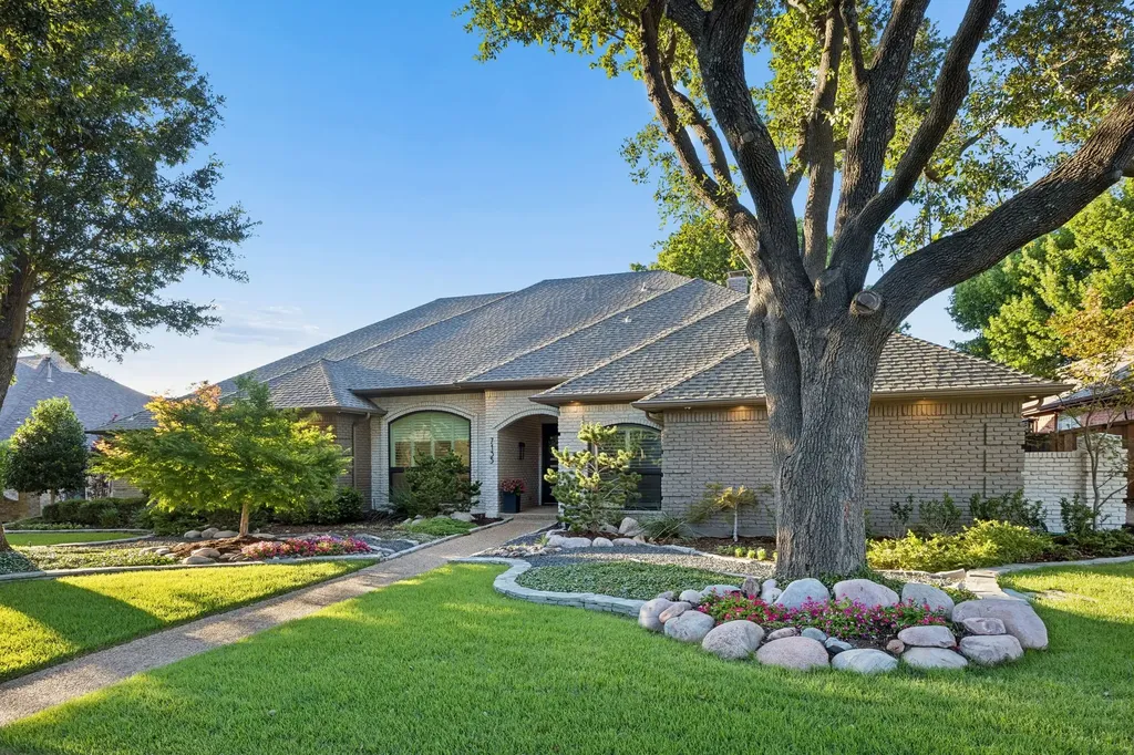 7135 Debbe Drive Dallas TX 75252