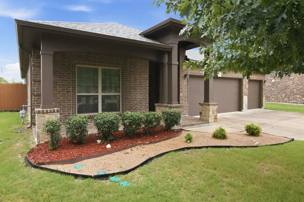 2444 Half Moon Bay Lane Fort Worth TX 76177