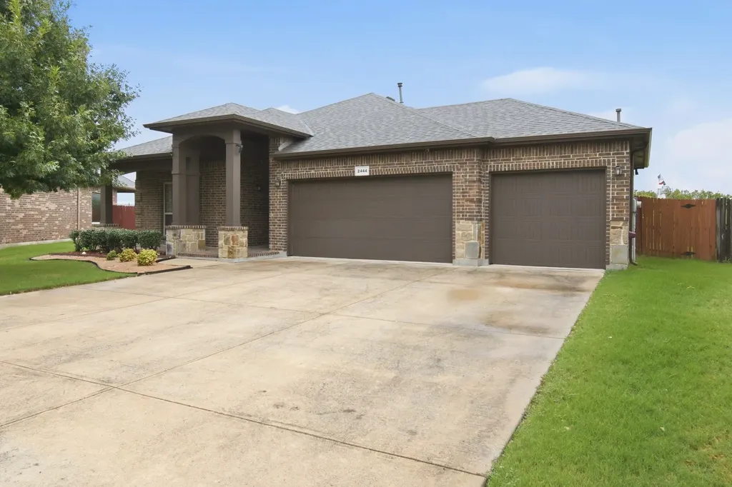 2444 Half Moon Bay Lane Fort Worth TX 76177