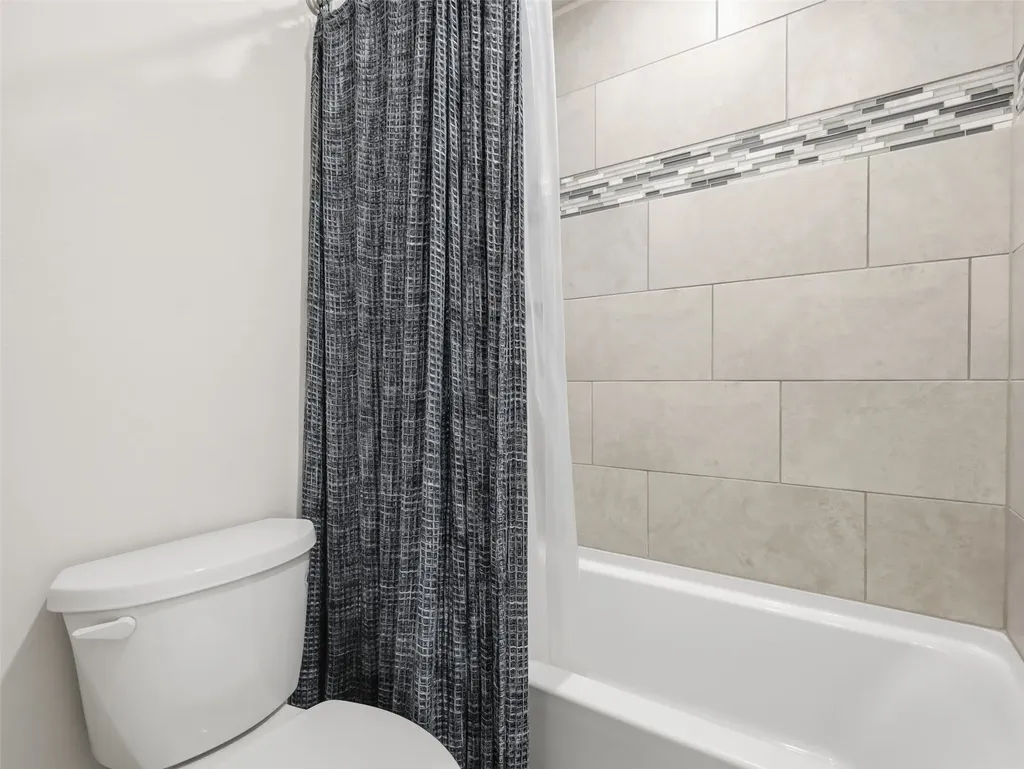 201 Sweetwater Drive Commerce TX 75428