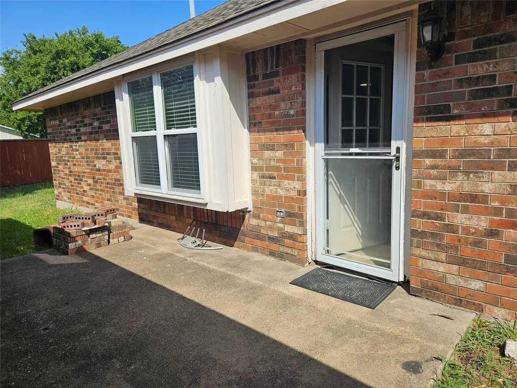 2329 Shalimar Drive Garland TX 75040
