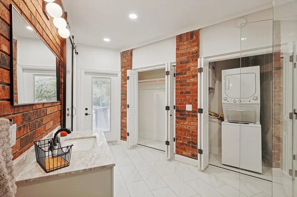 26 Horseshoe Drive Highland Village TX 75077