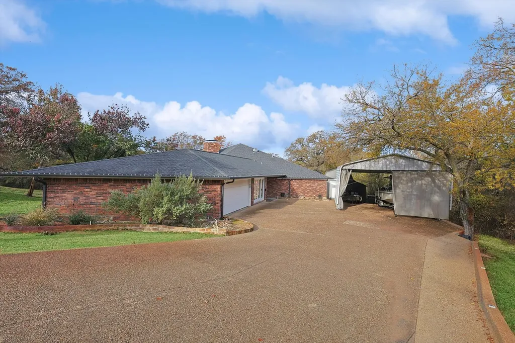 26 Horseshoe Drive Highland Village TX 75077