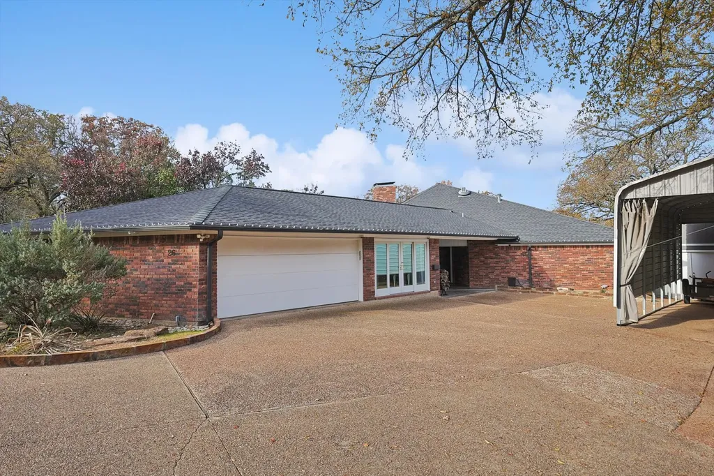 26 Horseshoe Drive Highland Village TX 75077