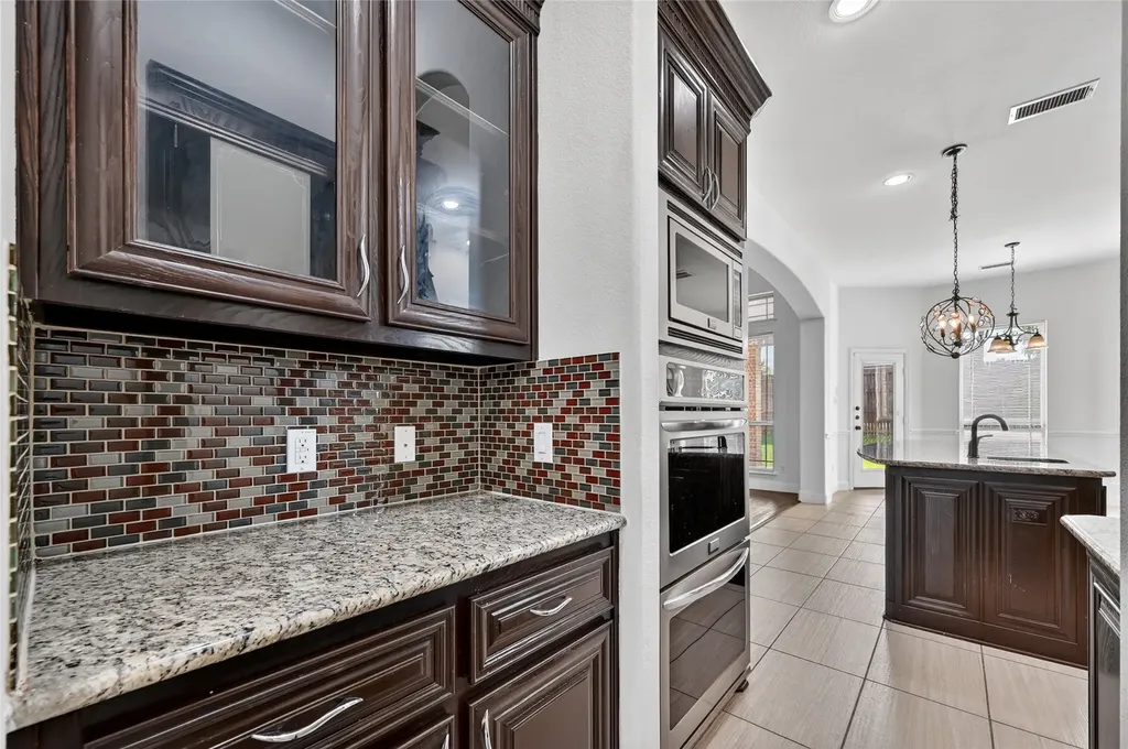 1009 Spinks Court Flower Mound TX 75028