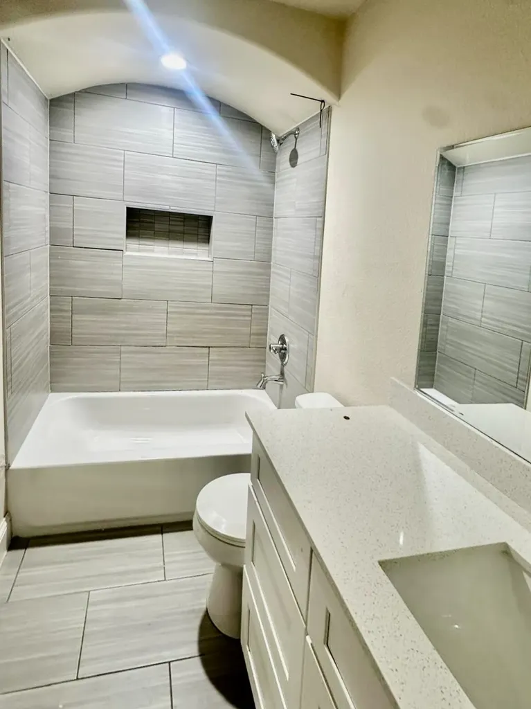 310 S Justin Avenue Dallas TX 75211