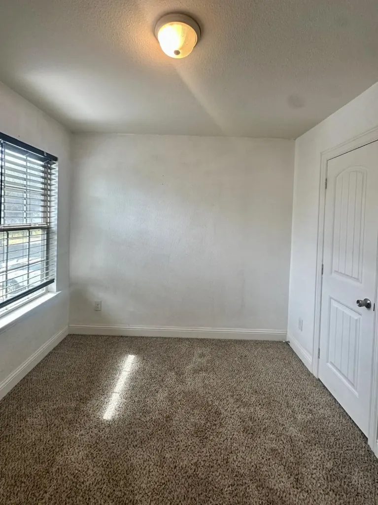 310 S Justin Avenue Dallas TX 75211