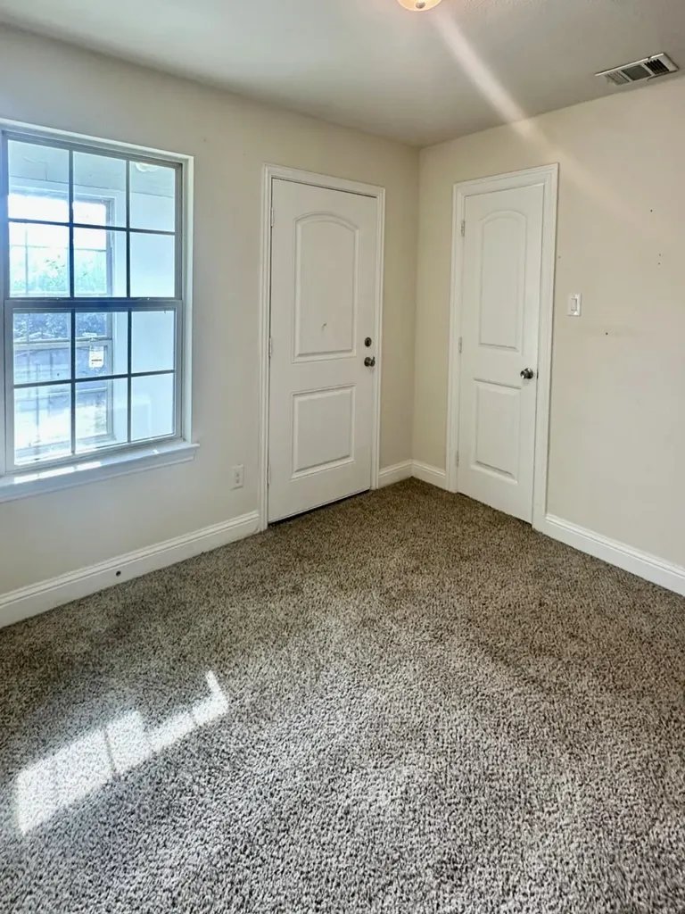 310 S Justin Avenue Dallas TX 75211