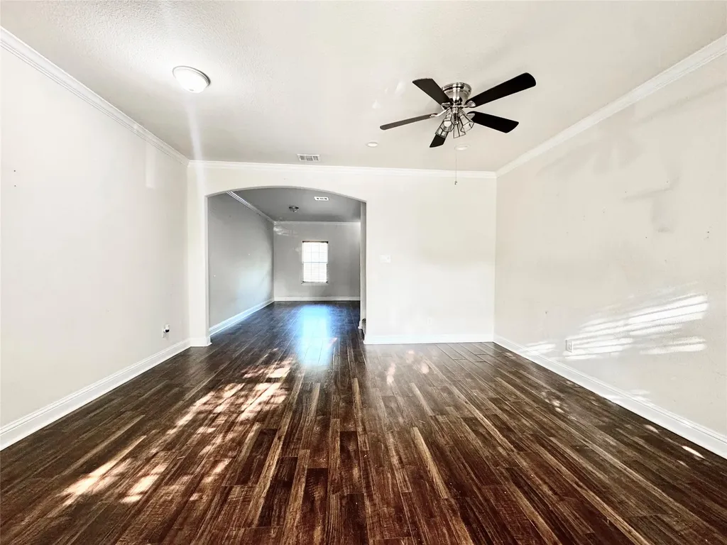 310 S Justin Avenue Dallas TX 75211