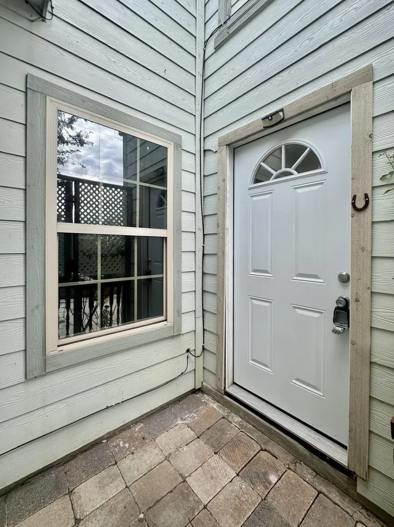 310 S Justin Avenue Dallas TX 75211
