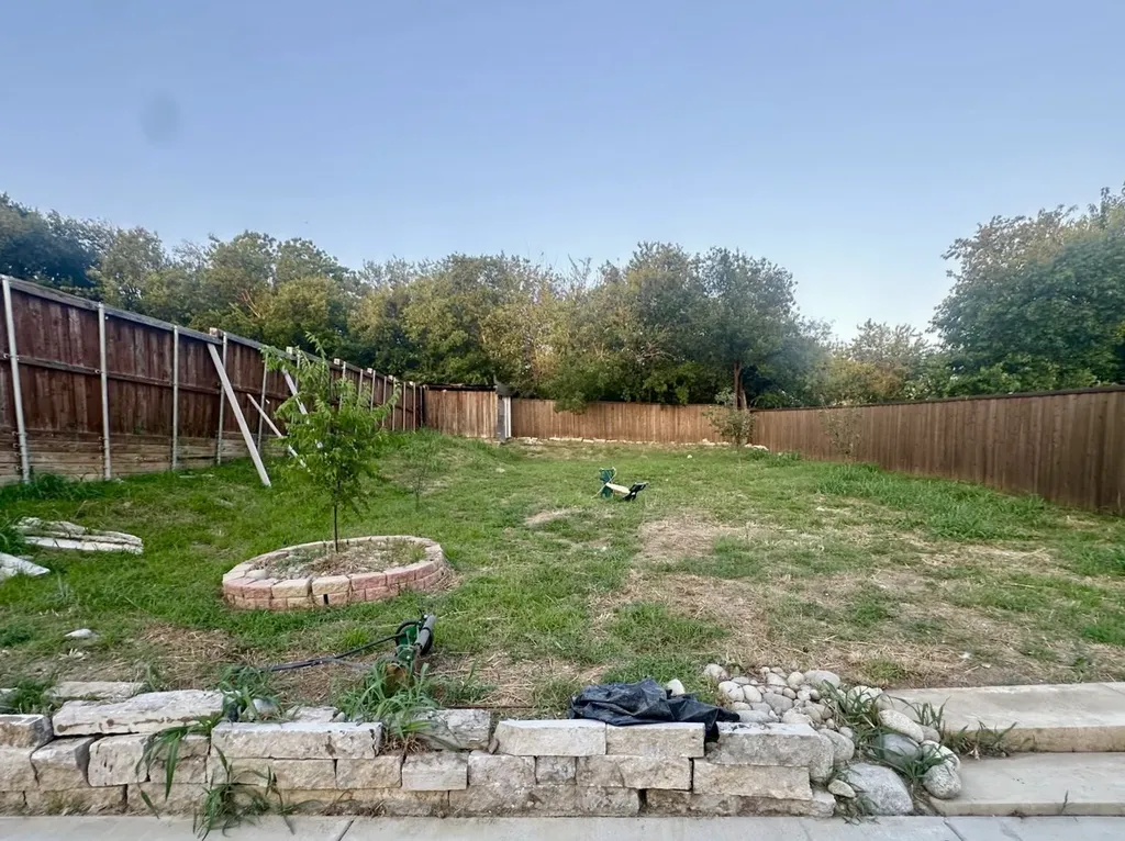 310 S Justin Avenue Dallas TX 75211