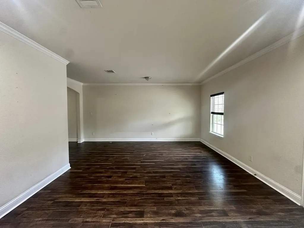 310 S Justin Avenue Dallas TX 75211