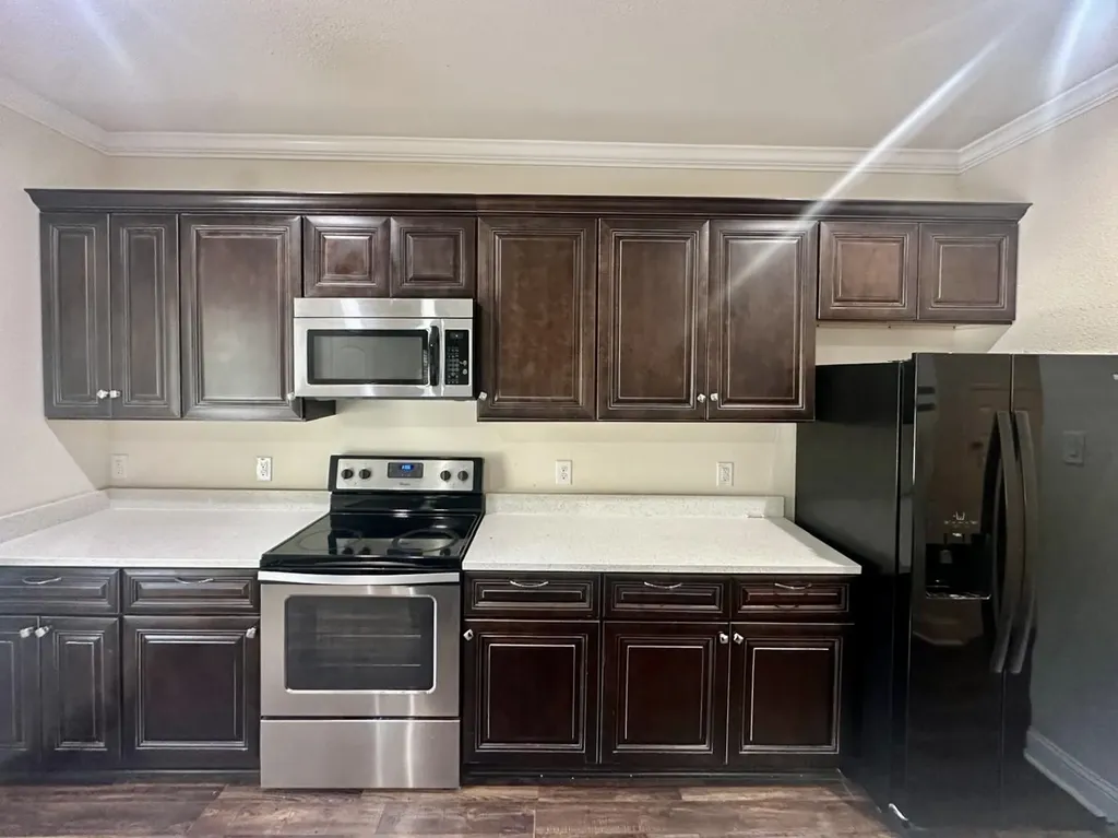 310 S Justin Avenue Dallas TX 75211